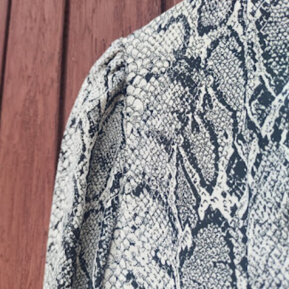 BANANA REPUBLIC | Snakeskin Fit-And-Flare Ruffle Hem Long Sleeve Mini Dress S - Picture 8 of 13